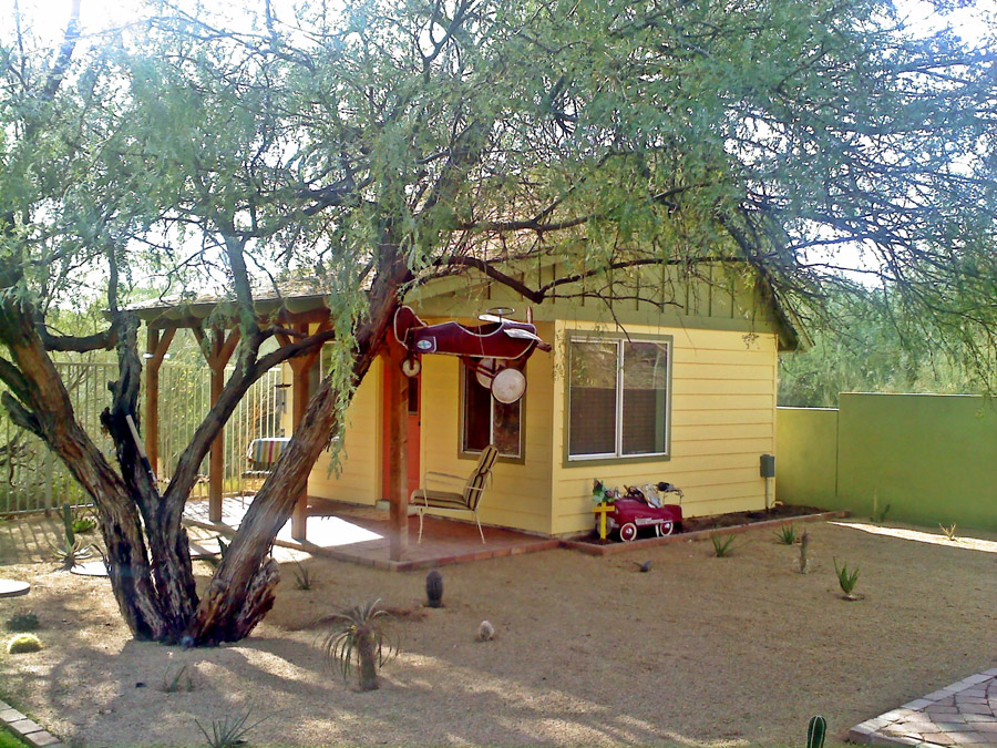Tiny Backyard Guest House - Tiny House Swoon