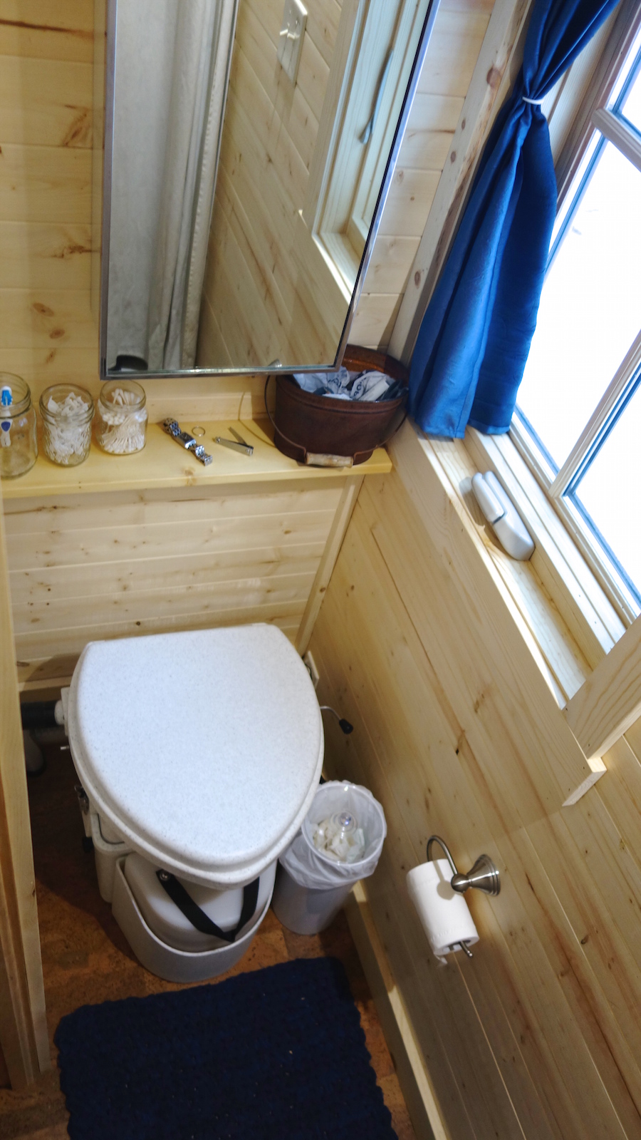 fy-nyth-tiny-house-10