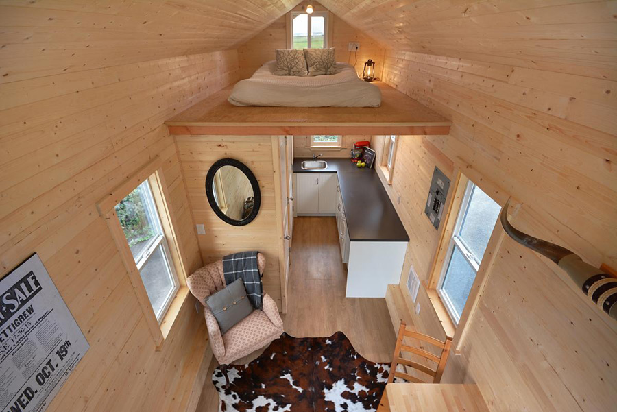 cabin-in-the-woods-tiny-living-8