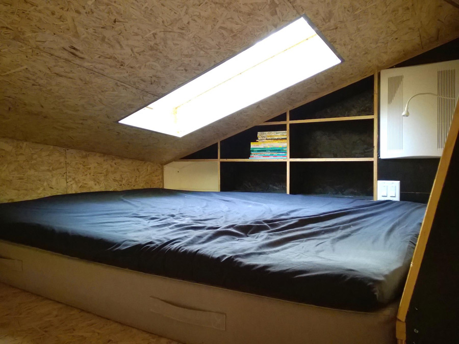 playful-tiny-house-10