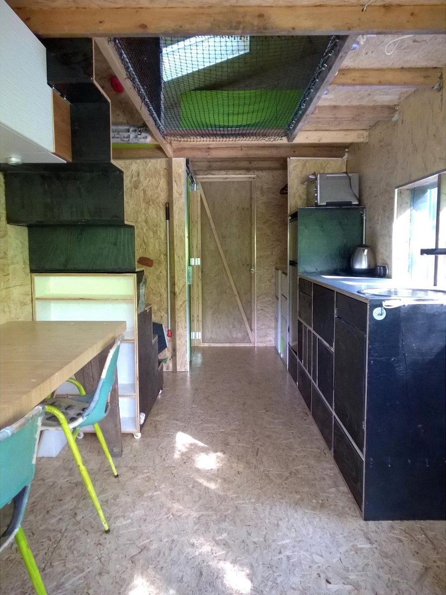 playful-tiny-house-14