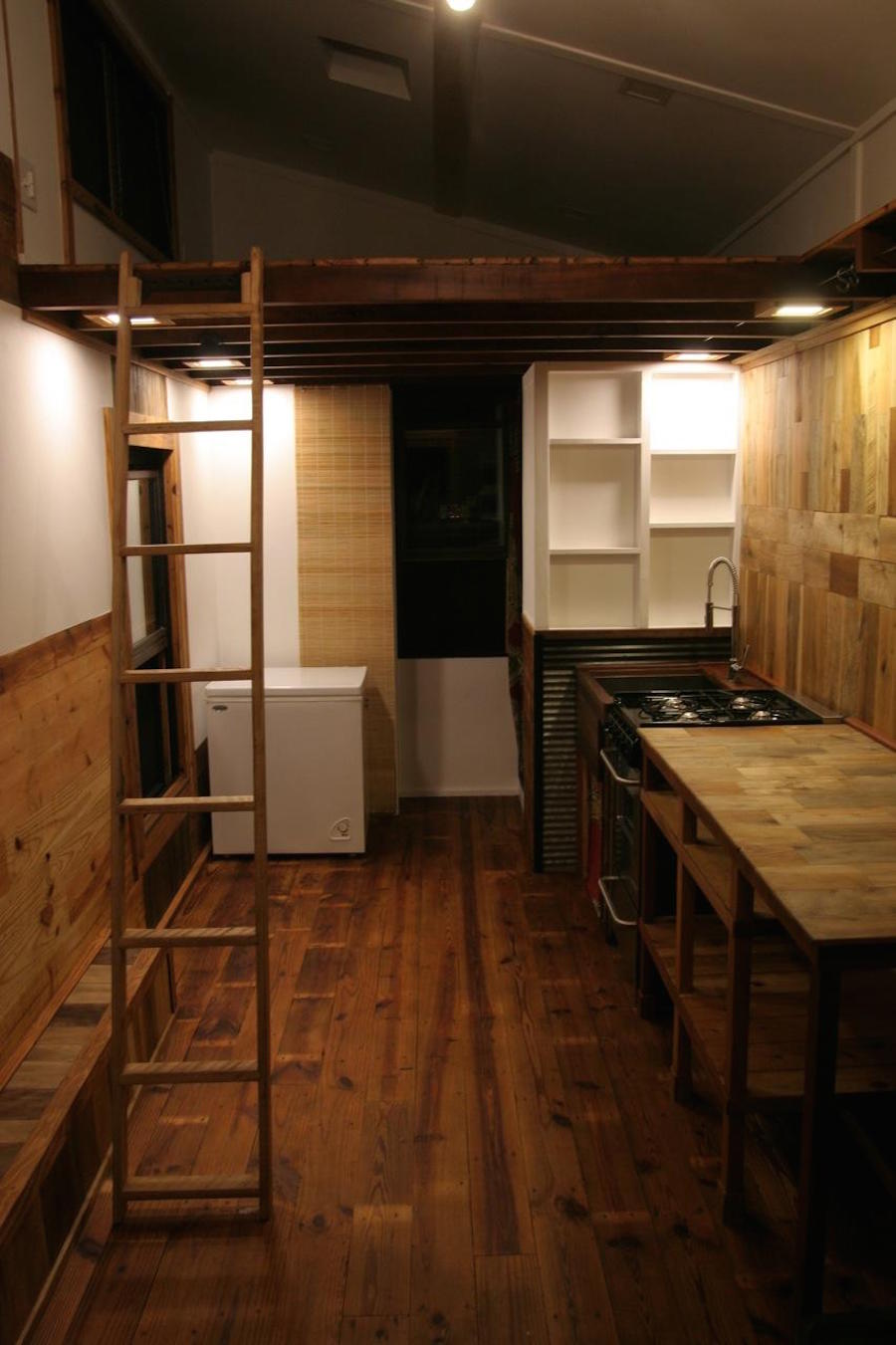 tiny-oakhurst-farmhouse-11