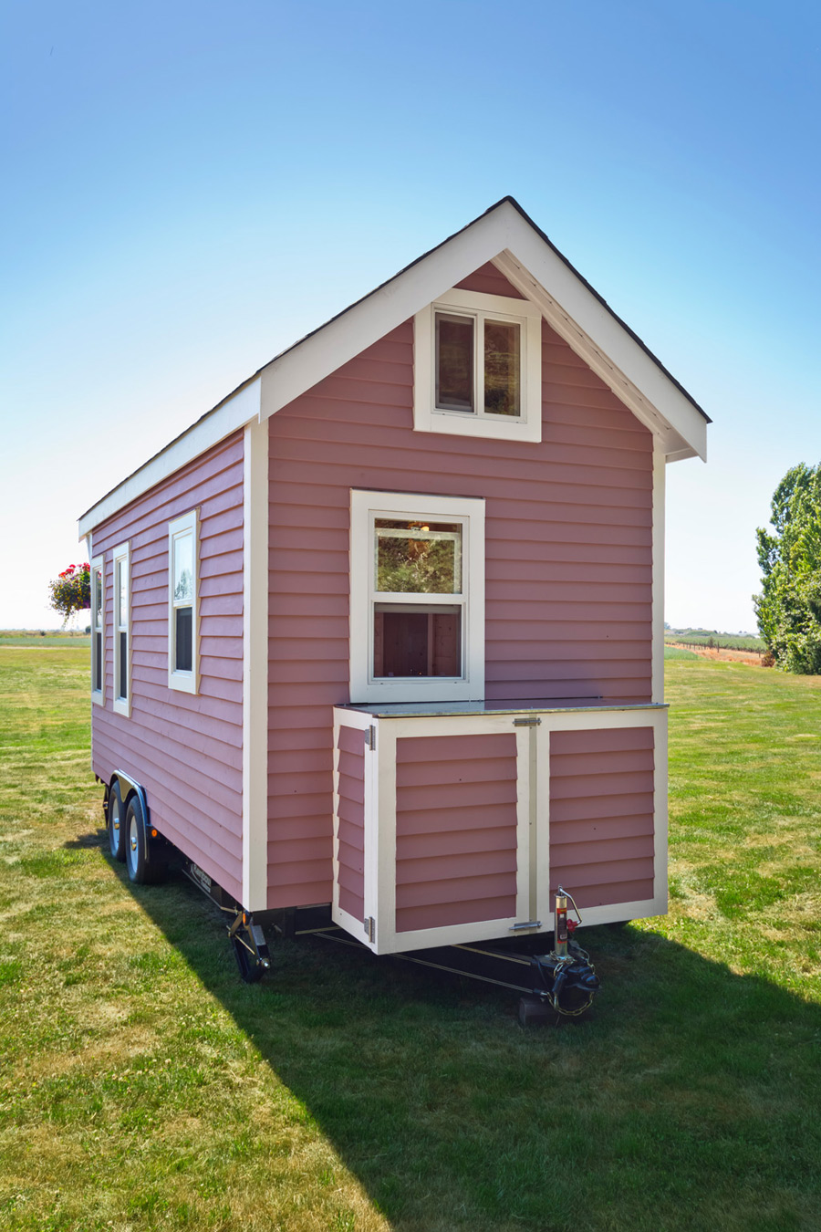tiny-pink-home-tiny-living-homes-18