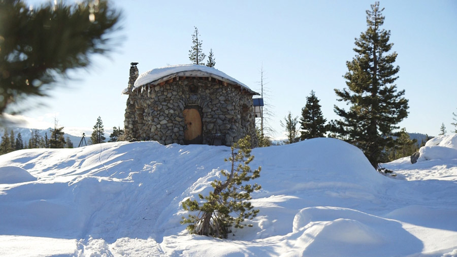 truckee-off-grid-cabin-7