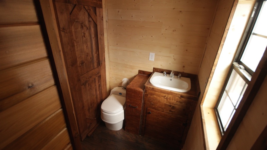 nomadic-tiny-house-11