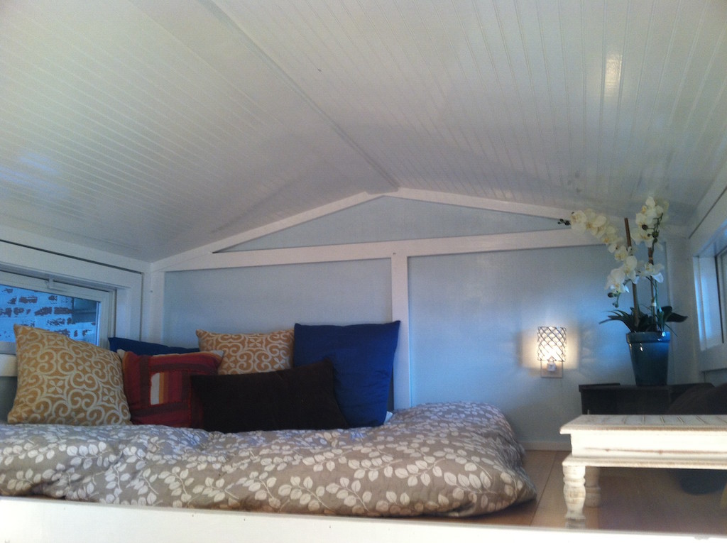 lightweight-tiny-house-incredible-tiny-homes-8