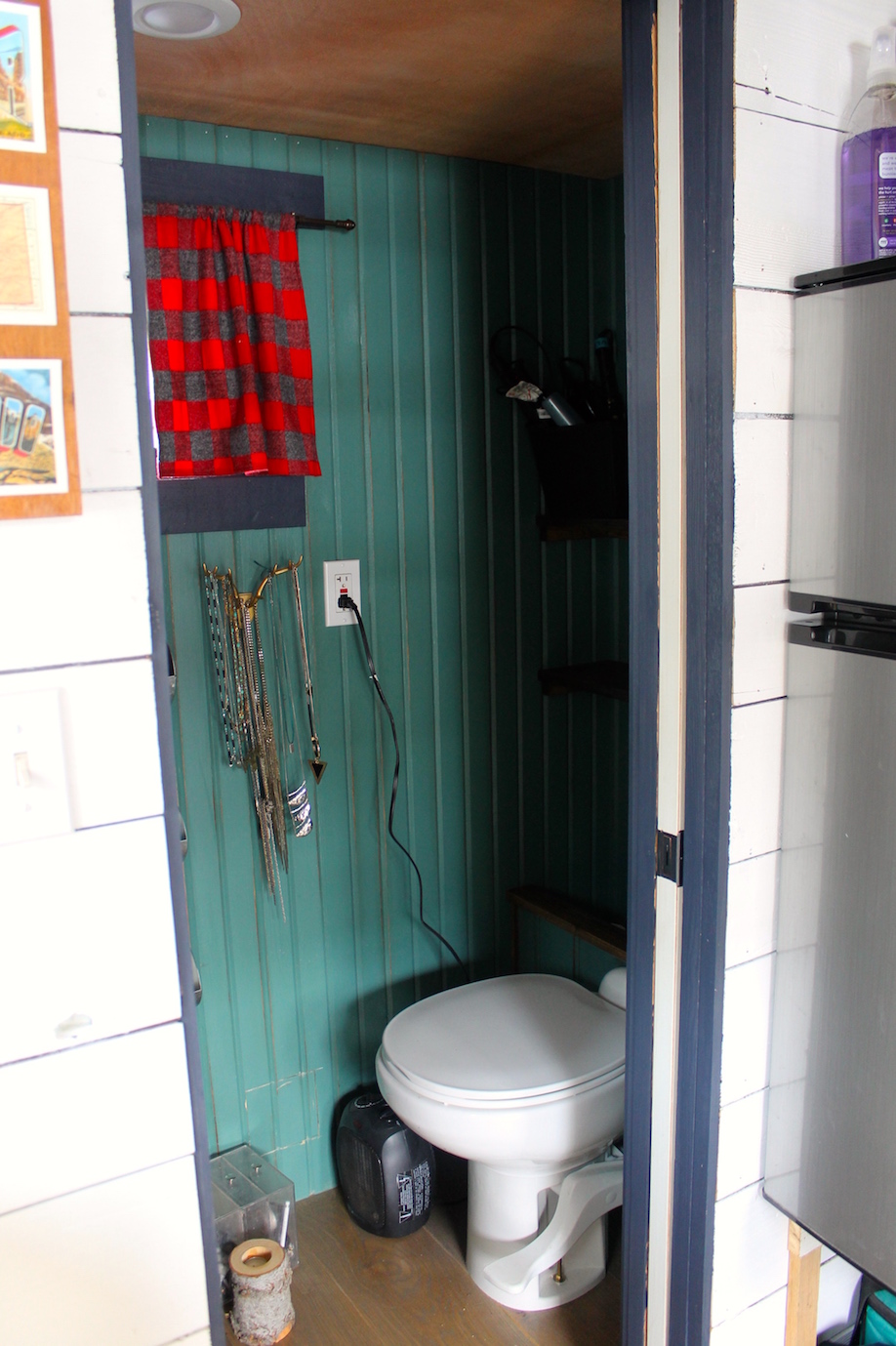 hand-crafted-tiny-house-7