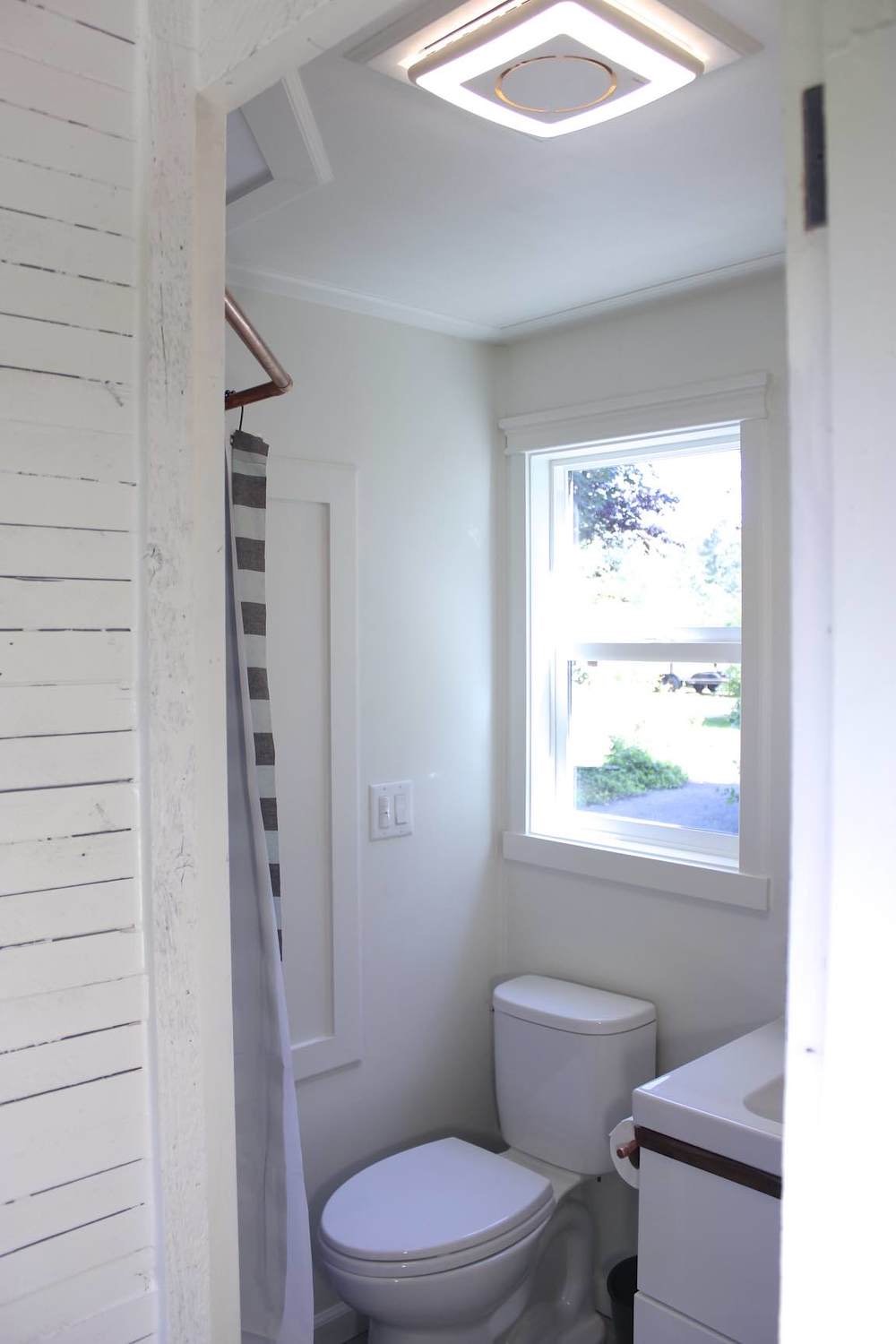 handcrafted-movement-tiny-house-16