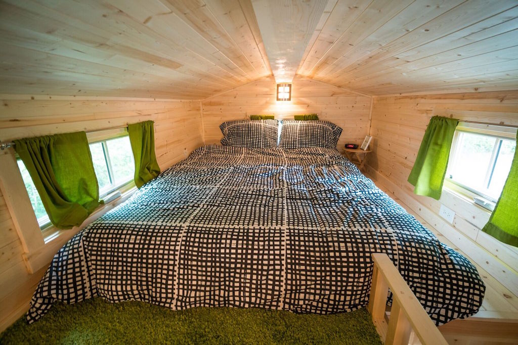 zoe-tiny-house-village-cypress-tumbleweed-mount-hood-10