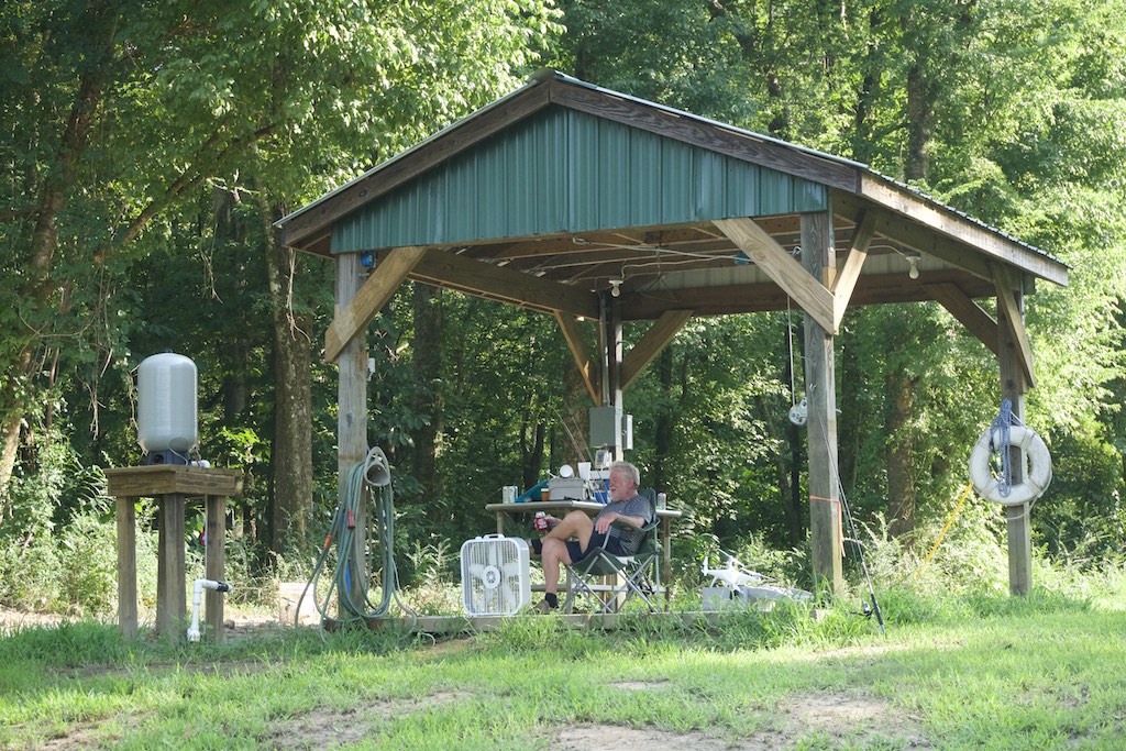 8000-dollar-riverfront-cabin-11