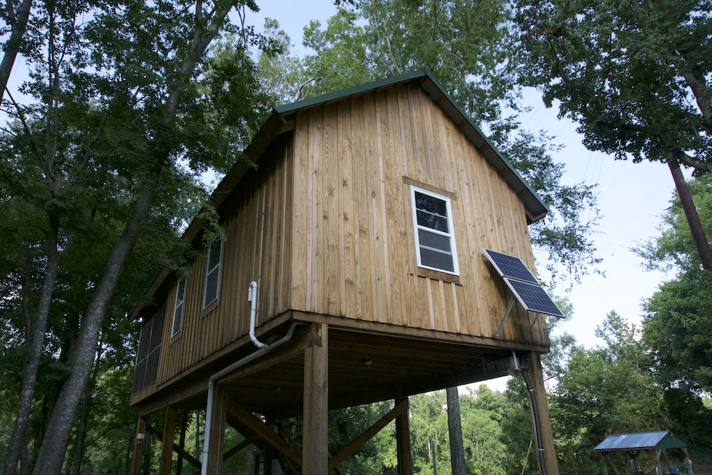 8000-dollar-riverfront-cabin-18