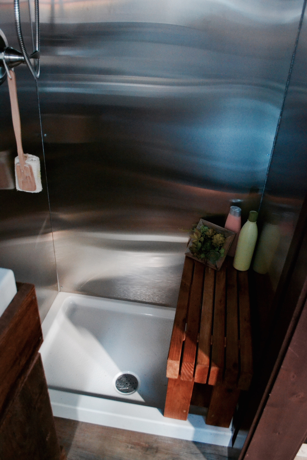 aerodynamic-tiny-house-11