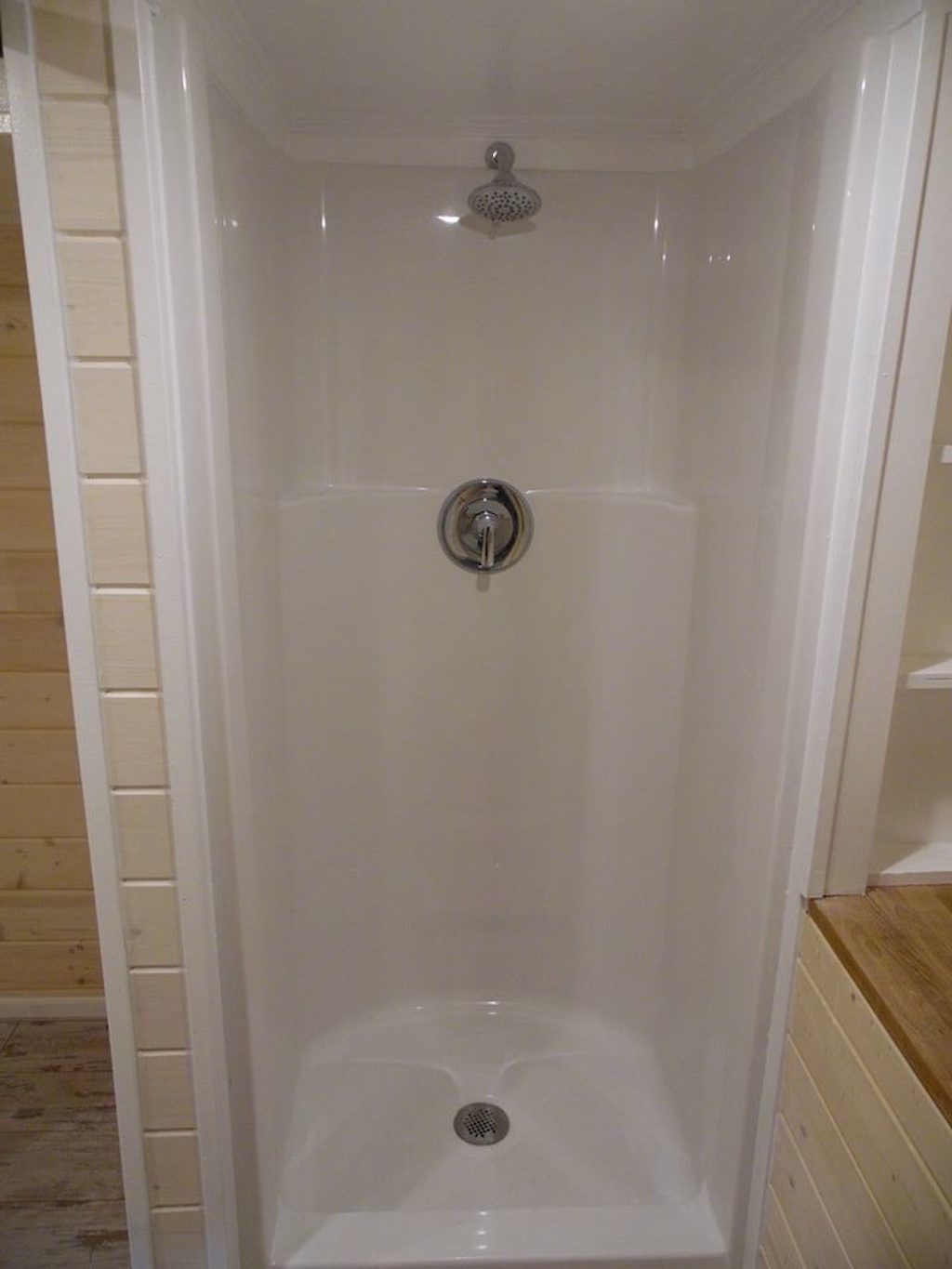 tiny-lifeguard-station-house-17