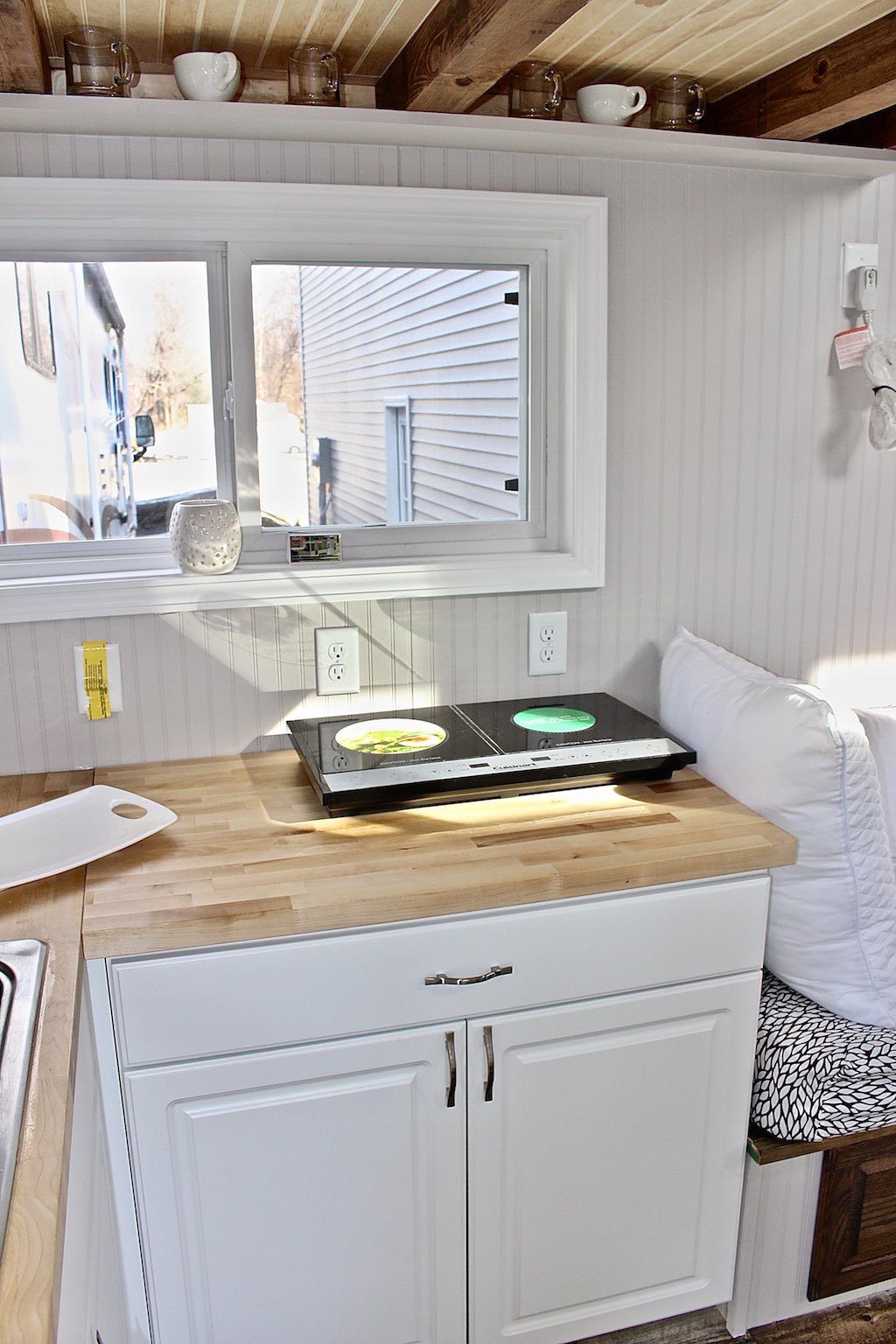 chic-shack-lime-green-mini-mansions-tiny-homes-10