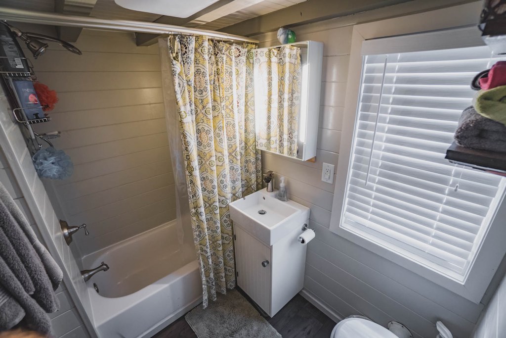 little-bitty-tiny-house-8