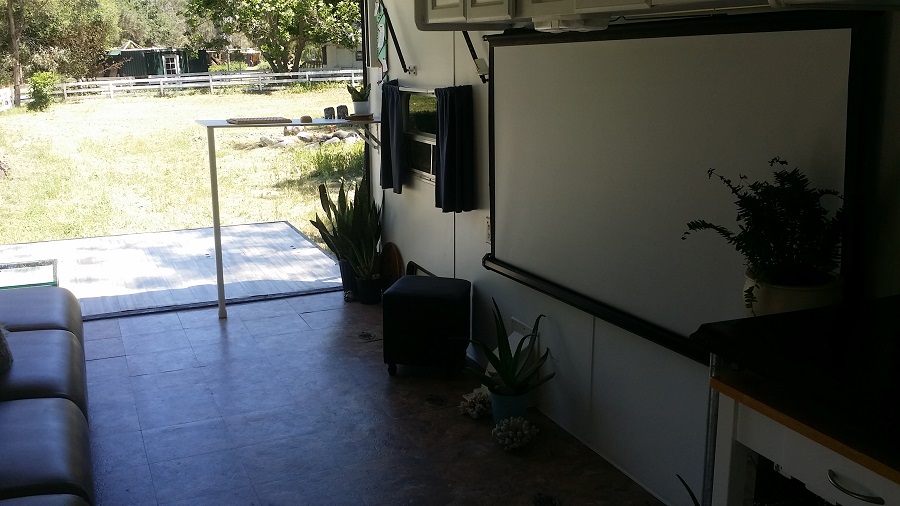 ocean-inspired-5th-wheel-8