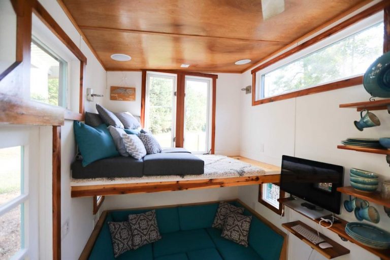 Callie and Nathan’s Tiny House Tiny House Swoon