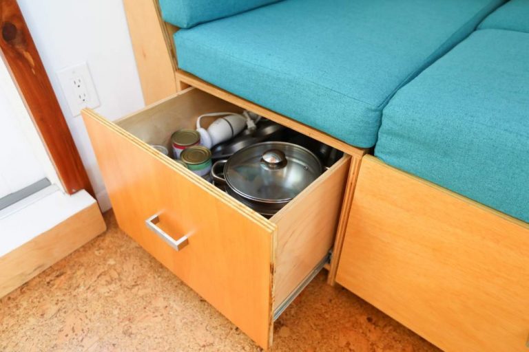 Callie and Nathan’s Tiny House Tiny House Swoon